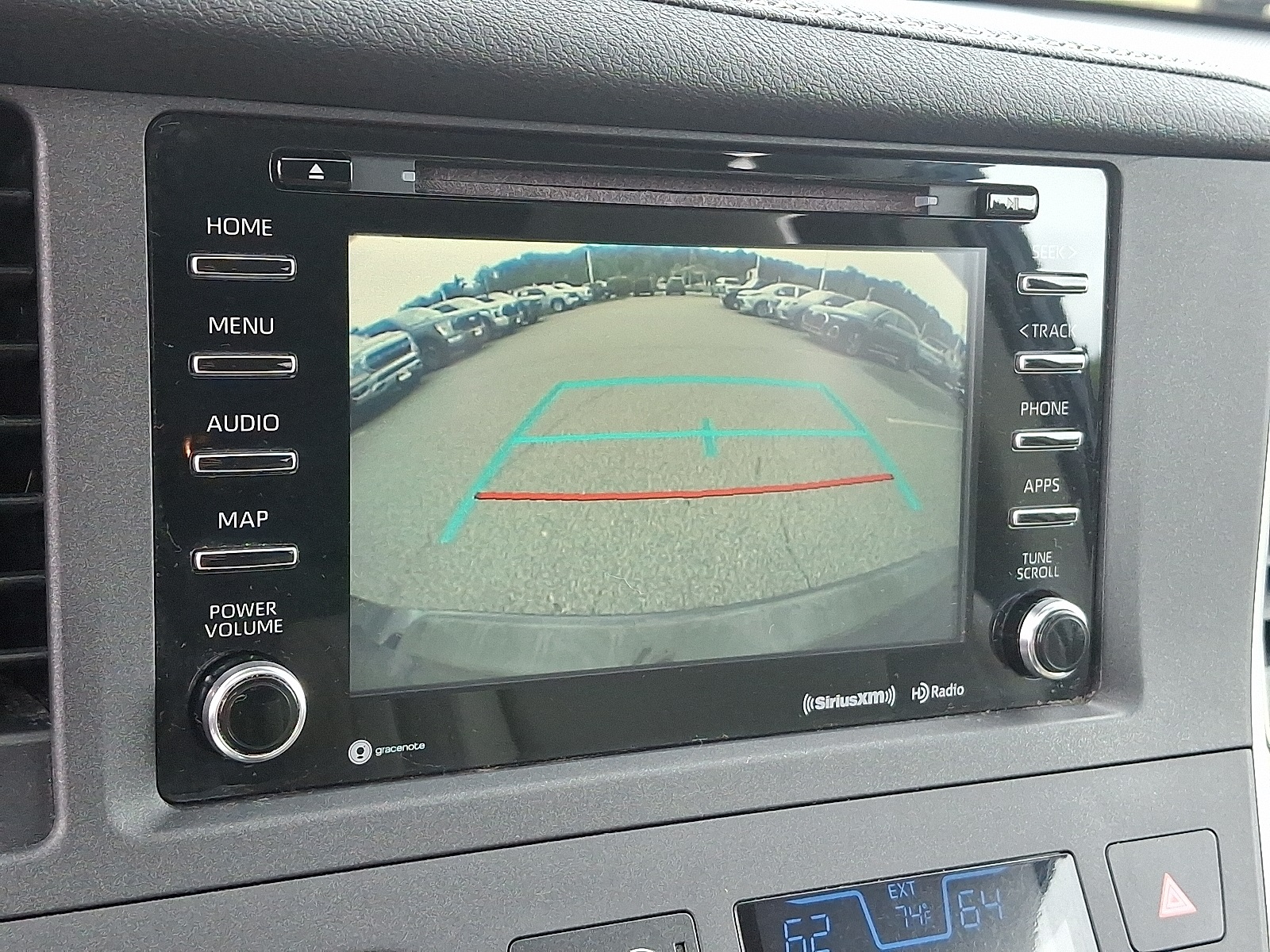 2020 Toyota Sienna XLE photo 22