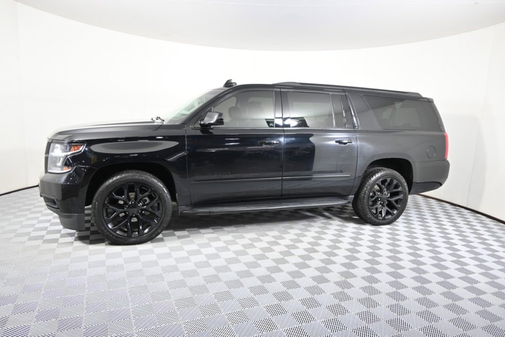 Used 2019 Chevrolet Suburban Premier with VIN 1GNSKJKJ8KR278570 for sale in Forest Lake, Minnesota