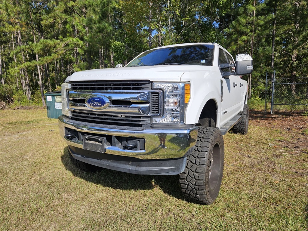 2017 Ford F-250 XLT photo 4