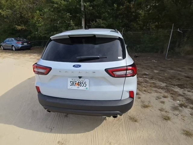 2025 Ford Escape ST-Line photo 4
