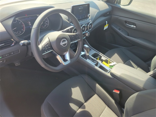 2025 Nissan Sentra SV photo 11