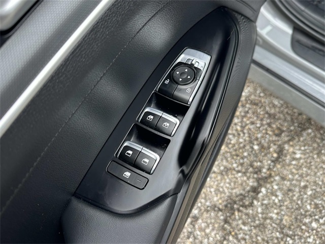 2023 Kia K5 GT-Line photo 28