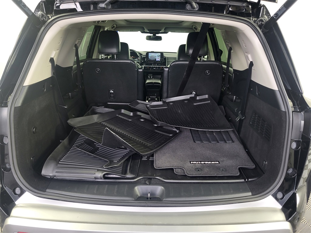 2022 Nissan Pathfinder Platinum photo 21
