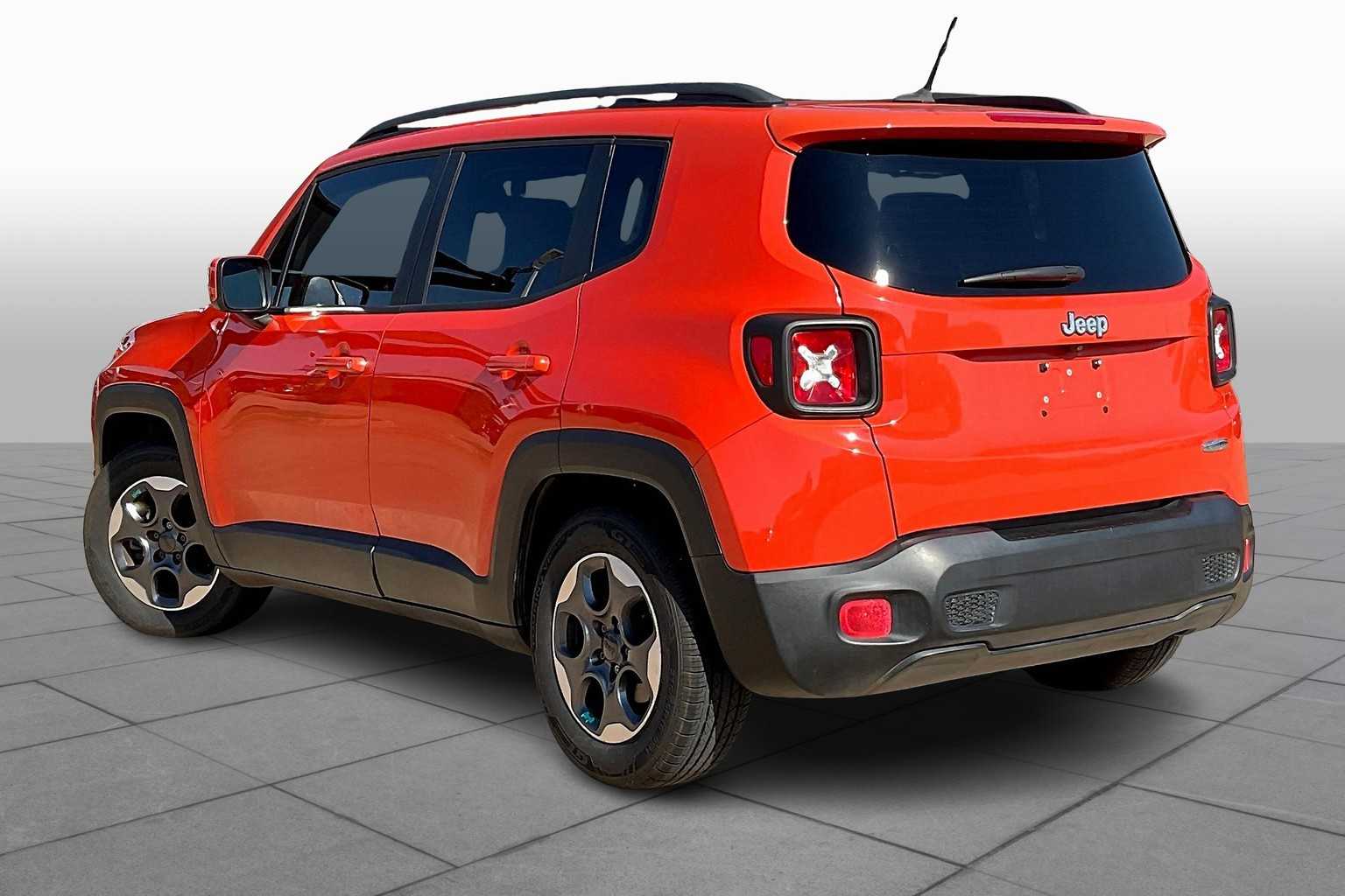 2015 Jeep Renegade Latitude photo 11