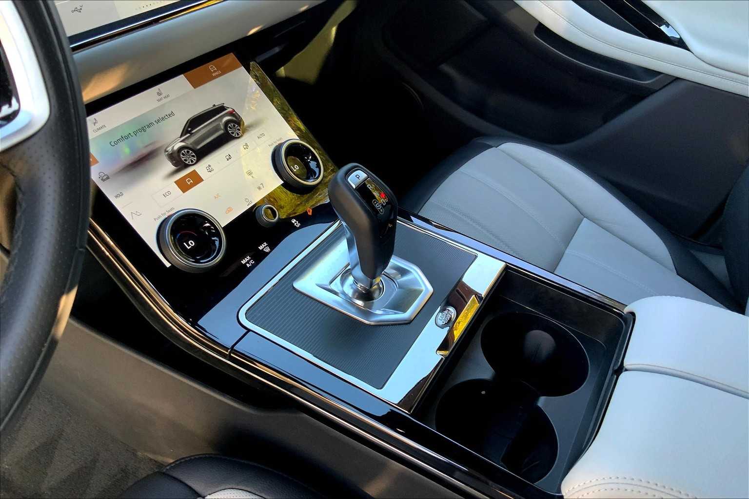 2023 Land Rover Range Rover Evoque R-Dynamic SE photo 13