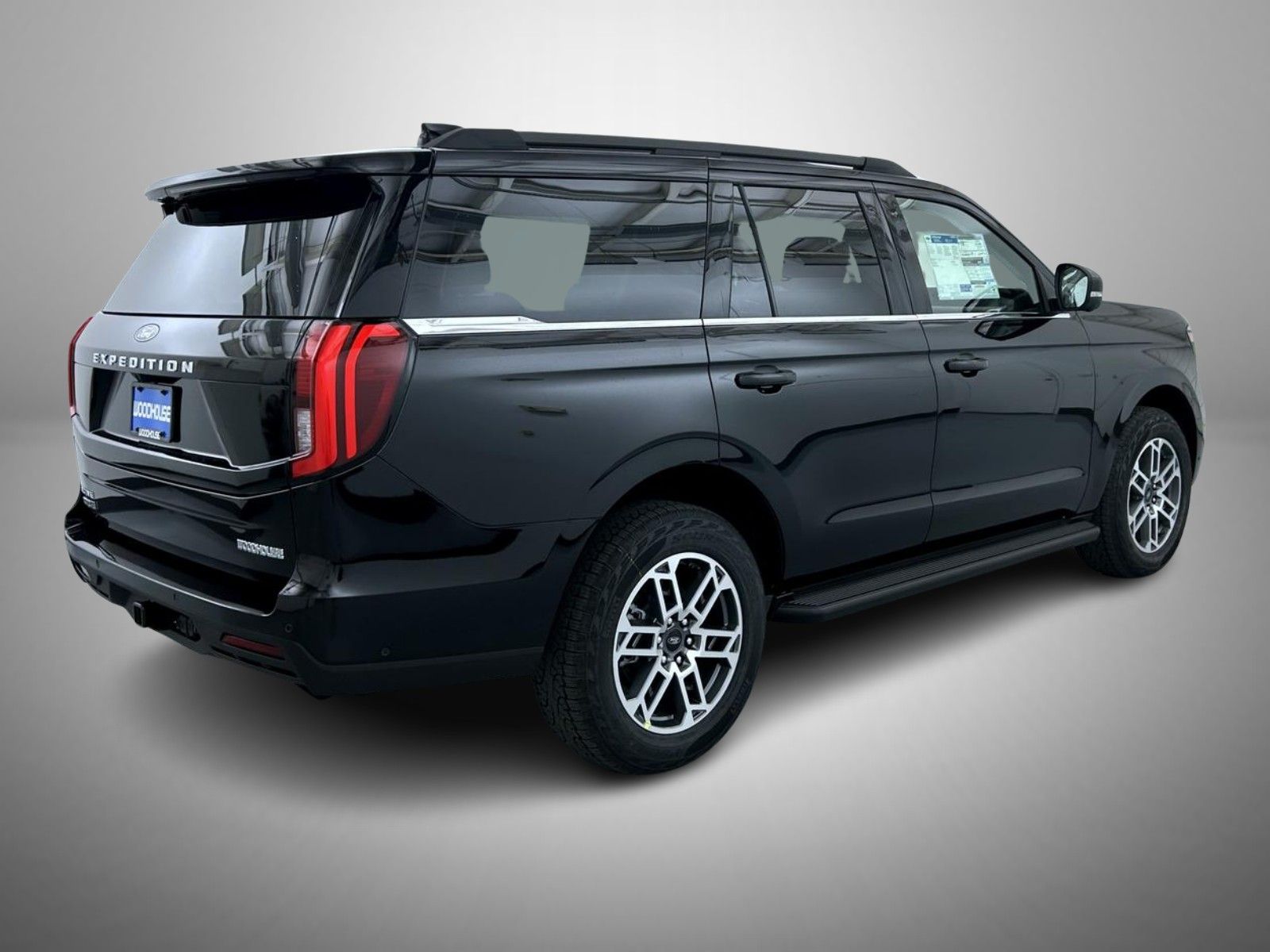 2025 Ford Expedition photo 3