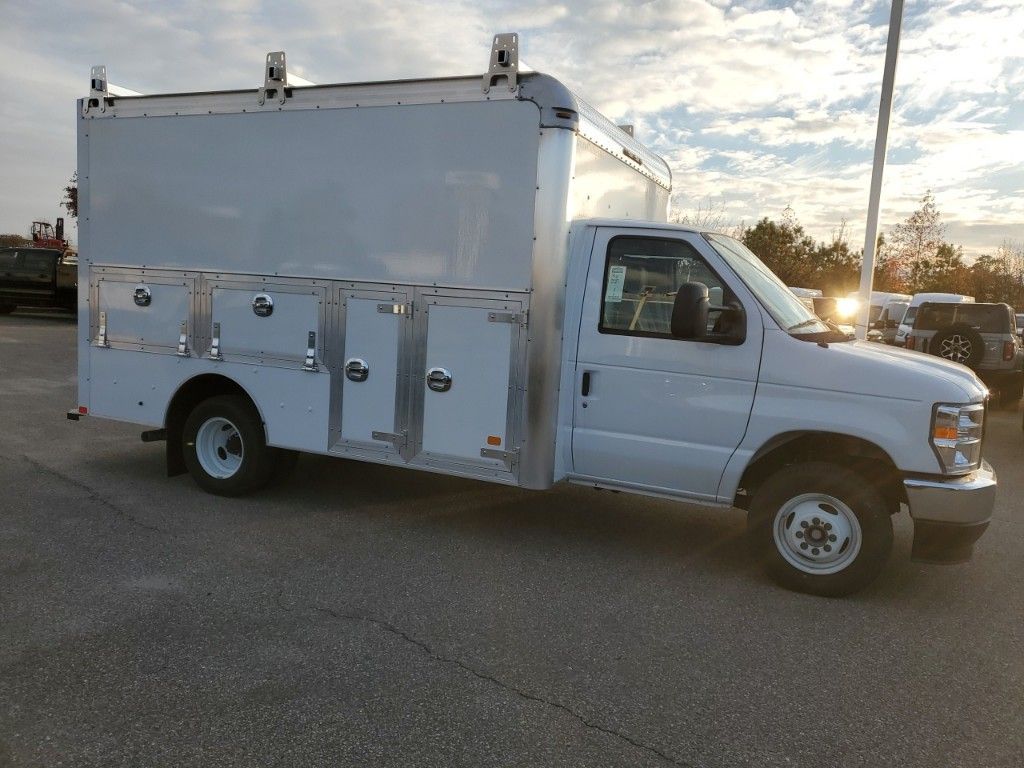 2024 Ford E-350 Base photo 4