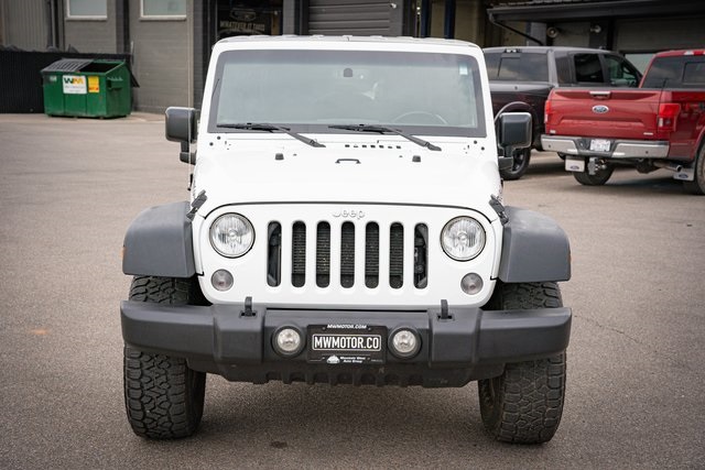 2015 Jeep Wrangler Unlimited Rubicon photo 2