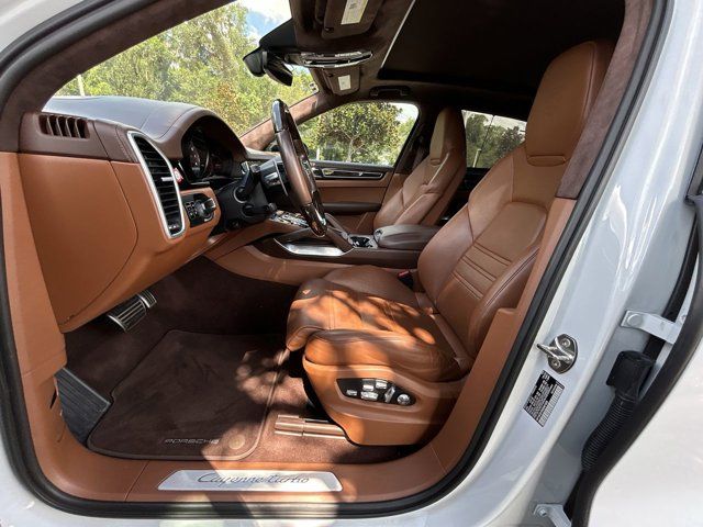 2019 Porsche Cayenne Turbo photo 7