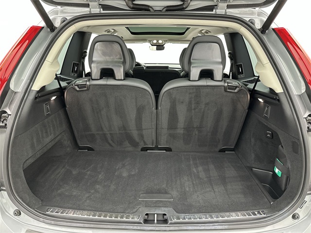 2025 Volvo XC90 AWD Plus photo 13