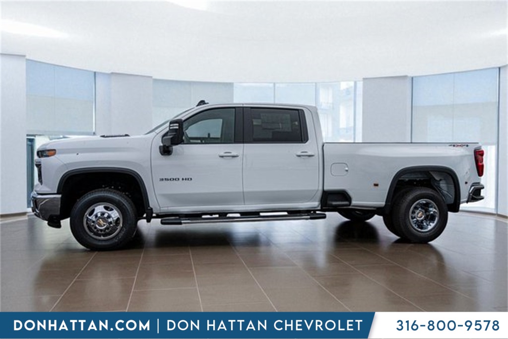 2026 Chevrolet Silverado 3500HD LT photo 2