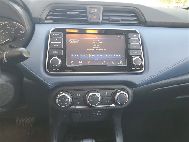 2025 Nissan Versa 1.6 SV photo 6