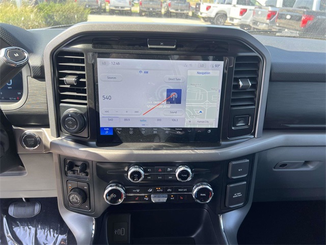 2025 Ford F-150 XLT photo 17