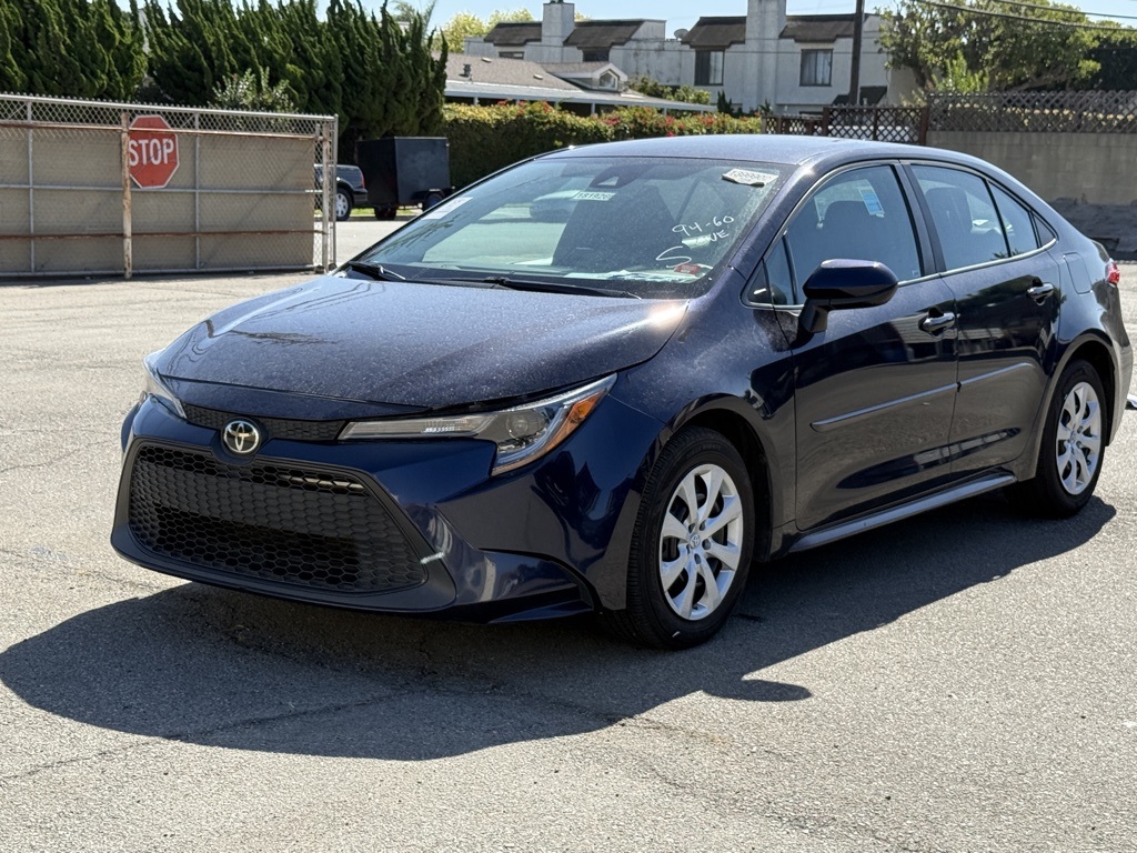 2022 Toyota Corolla LE photo 3