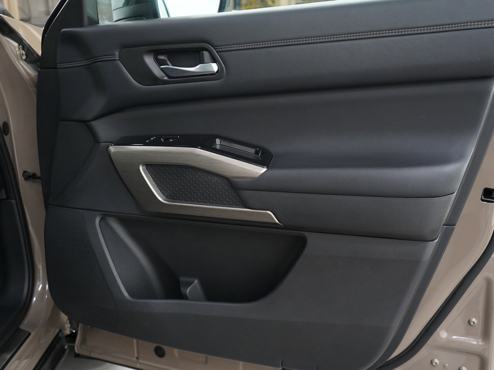 2023 Nissan Pathfinder Platinum photo 9