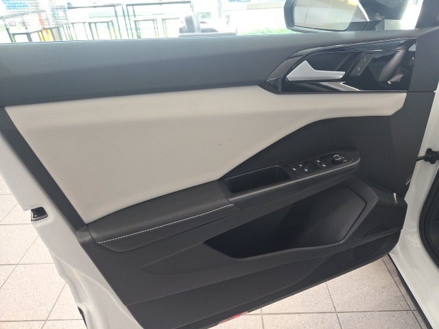 2025 Volkswagen Taos S photo 8