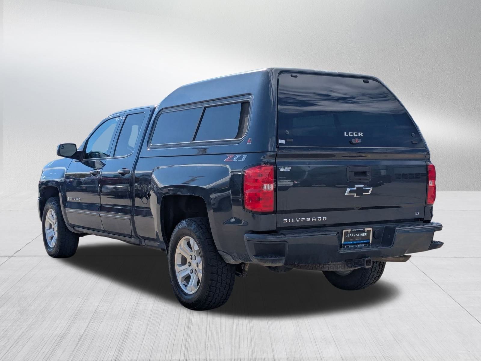 2018 Chevrolet Silverado 1500 LT photo 3