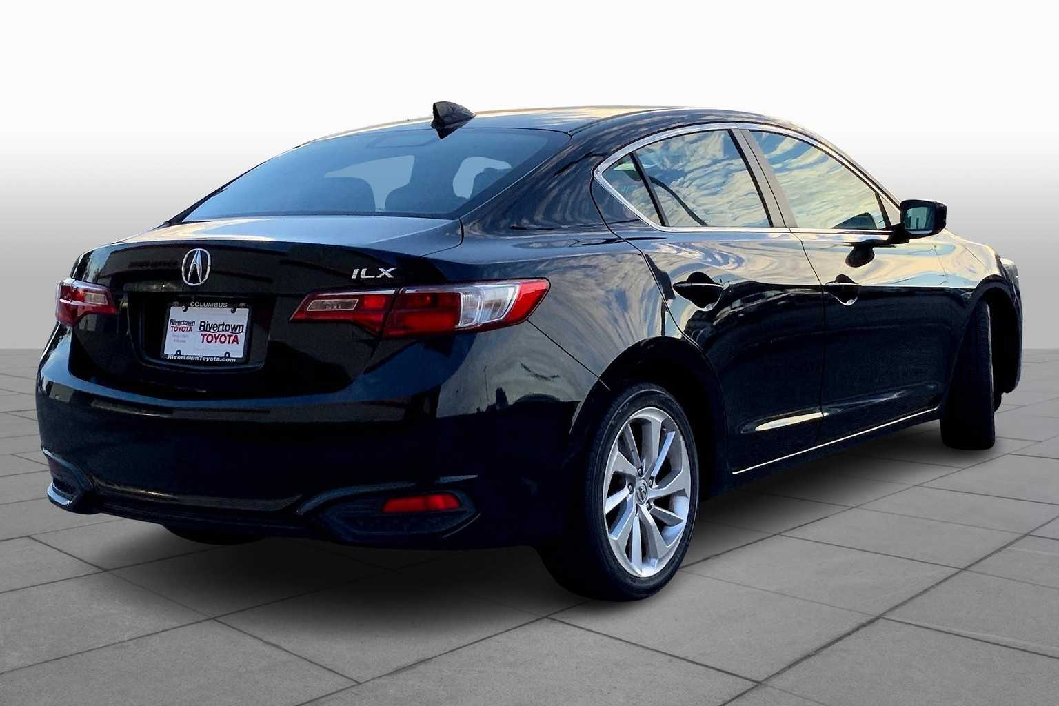 2017 Acura ILX Base photo 12