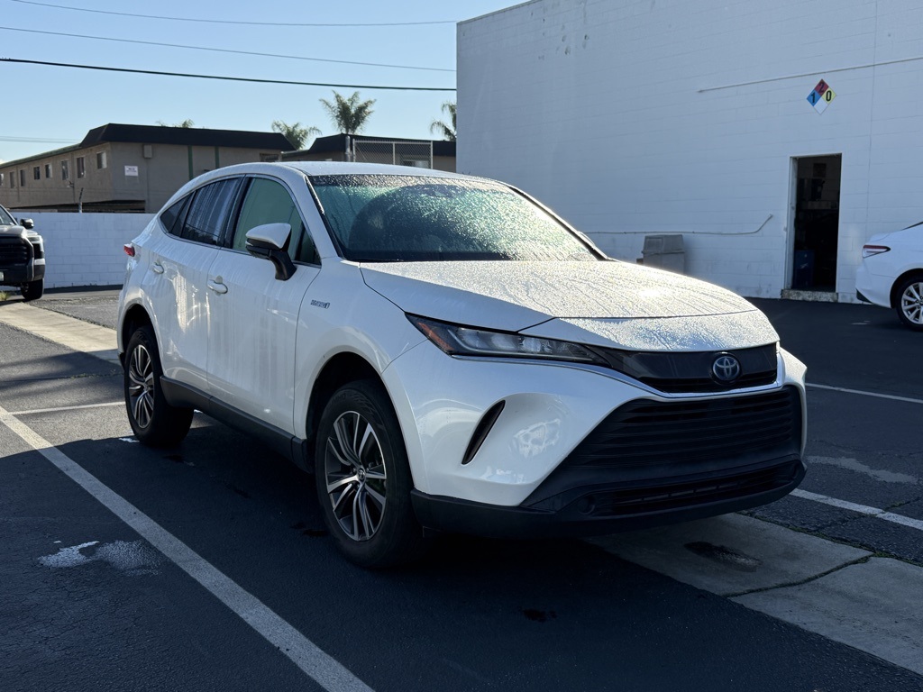 2021 Toyota Venza LE's photo