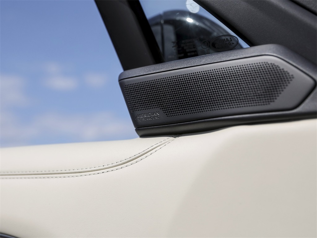 2025 Land Rover Range Rover SE photo 20