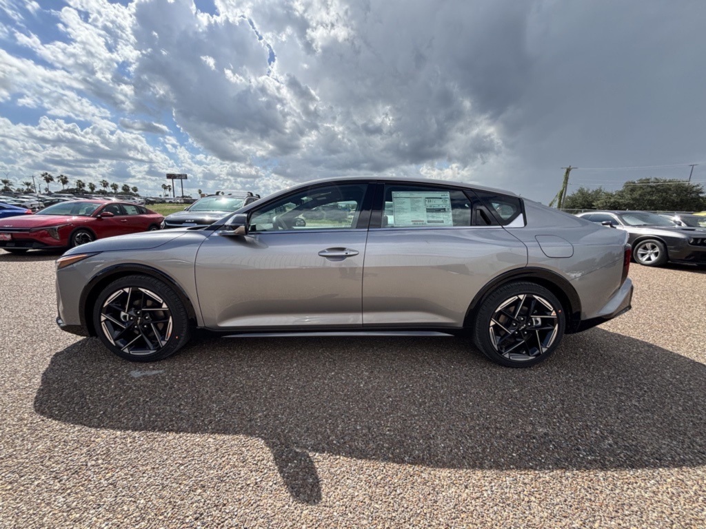 2025 Kia K4 GT-Line photo 4