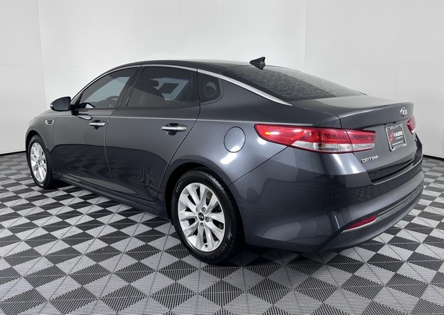 2017 Kia Optima EX photo 4