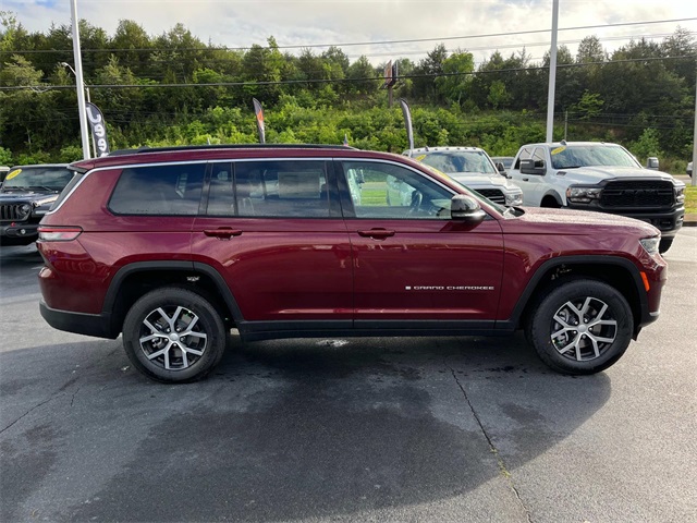 2025 Jeep Grand Cherokee Limited photo 2