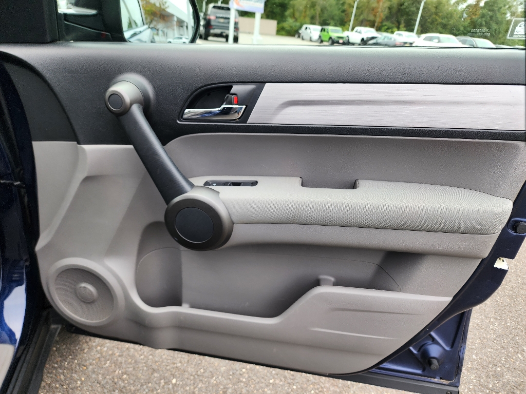 2011 Honda CR-V LX photo 18