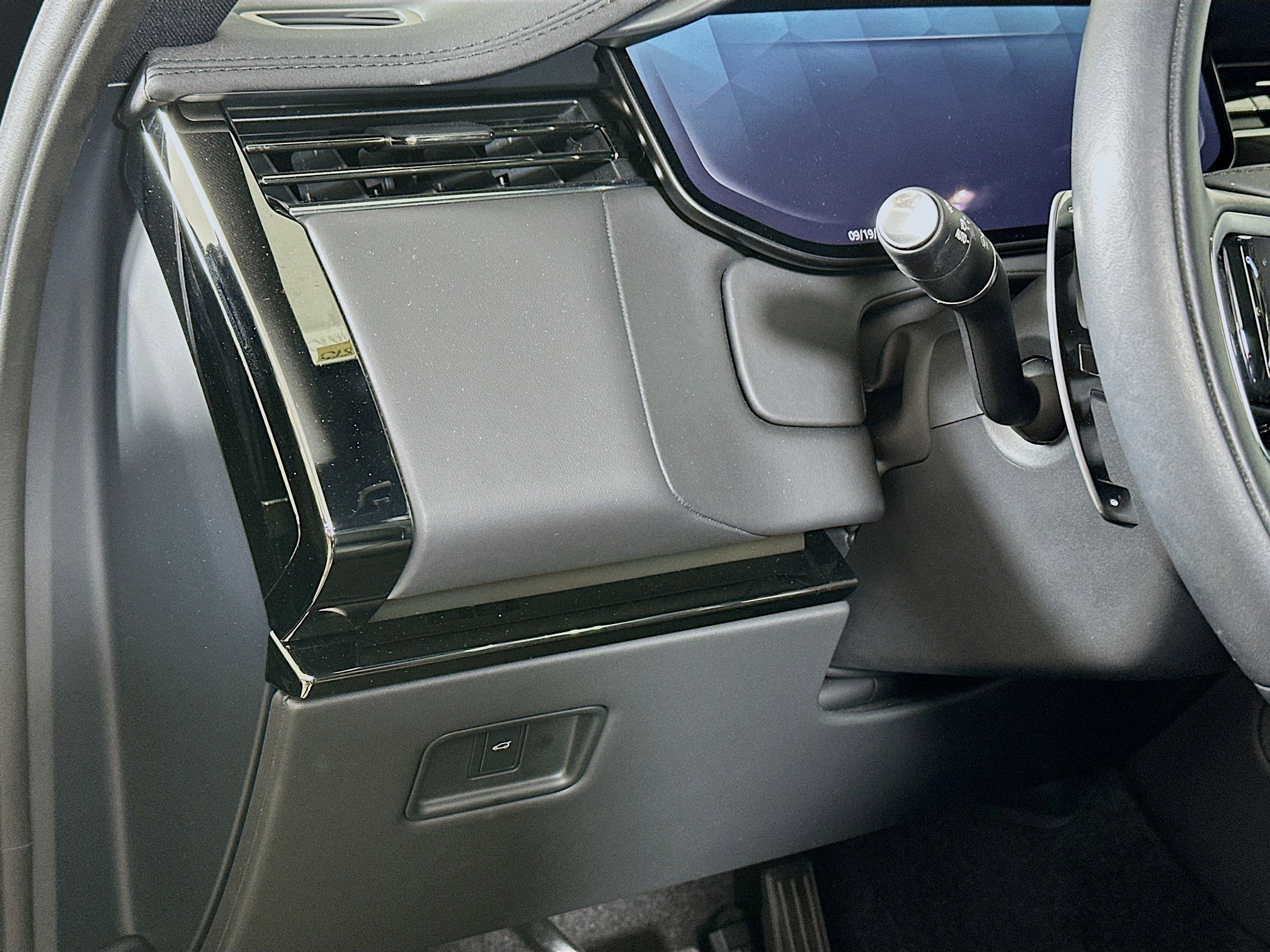 2024 Land Rover Range Rover Sport SE photo 6