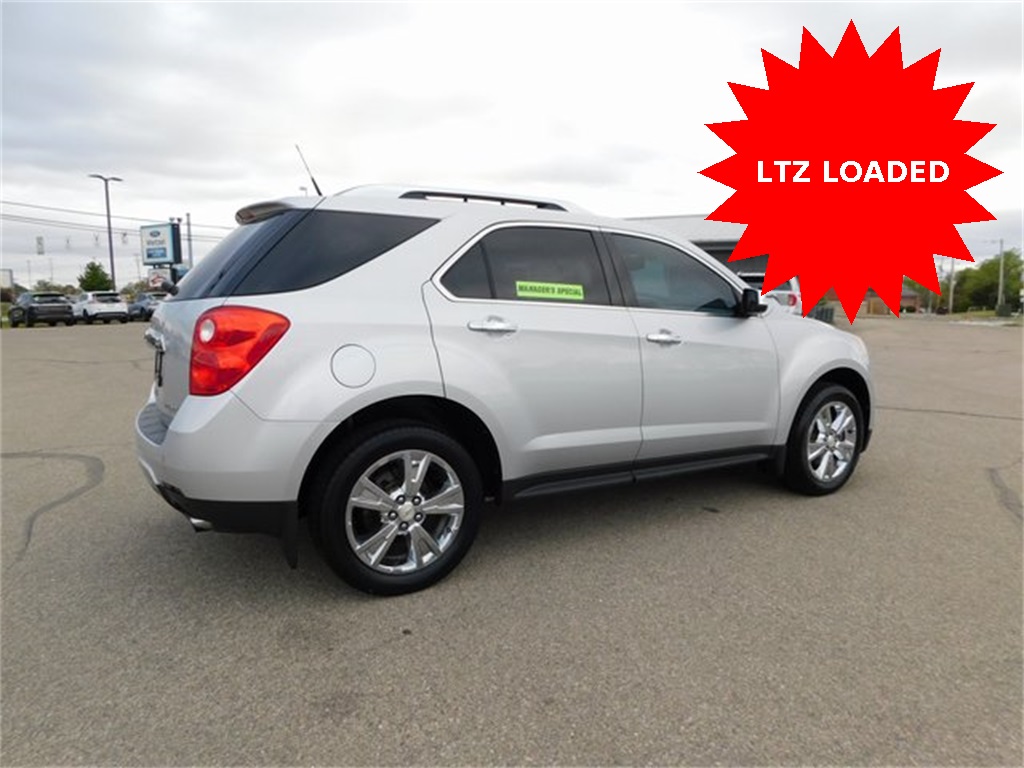 2011 Chevrolet Equinox LTZ photo 2