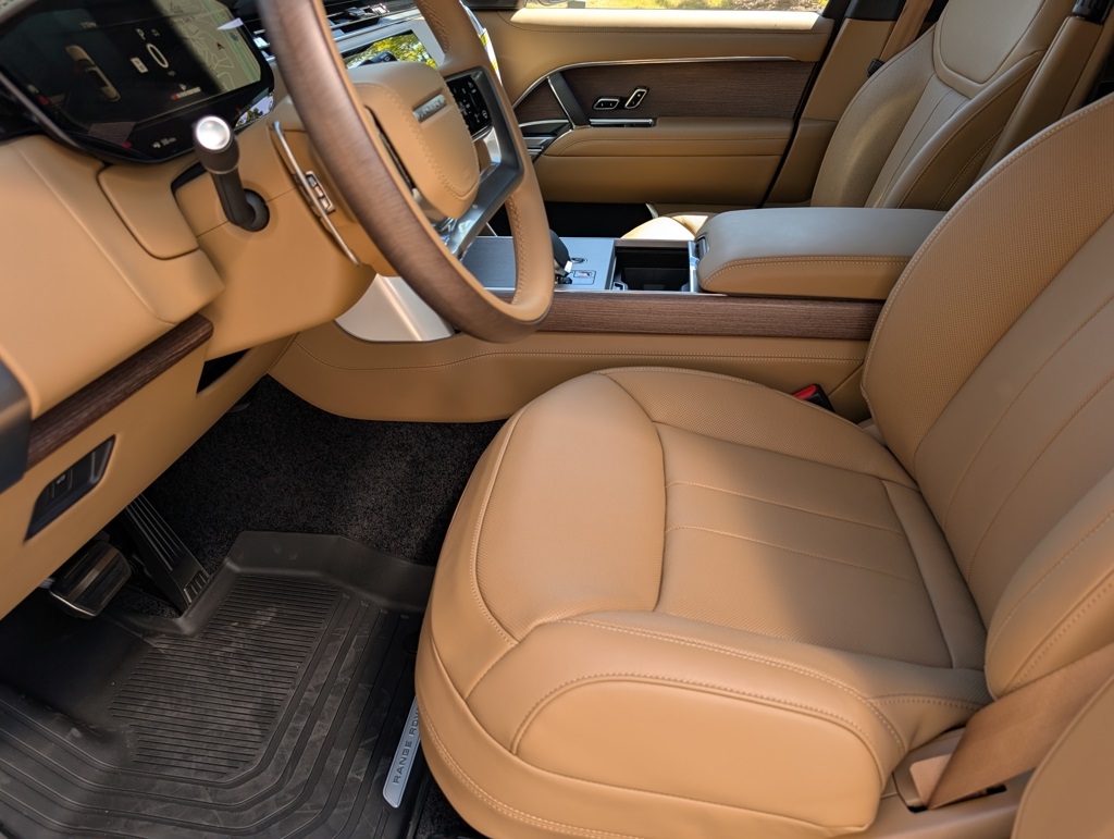 2025 Land Rover Range Rover SE photo 22