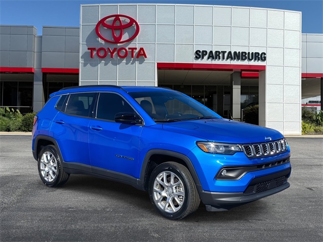 2024 Jeep Compass Latitude Lux's photo