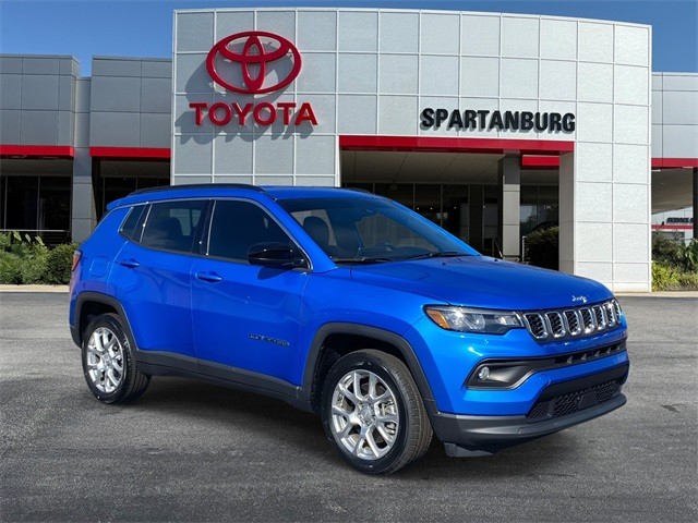 2024 Jeep Compass Latitude Lux