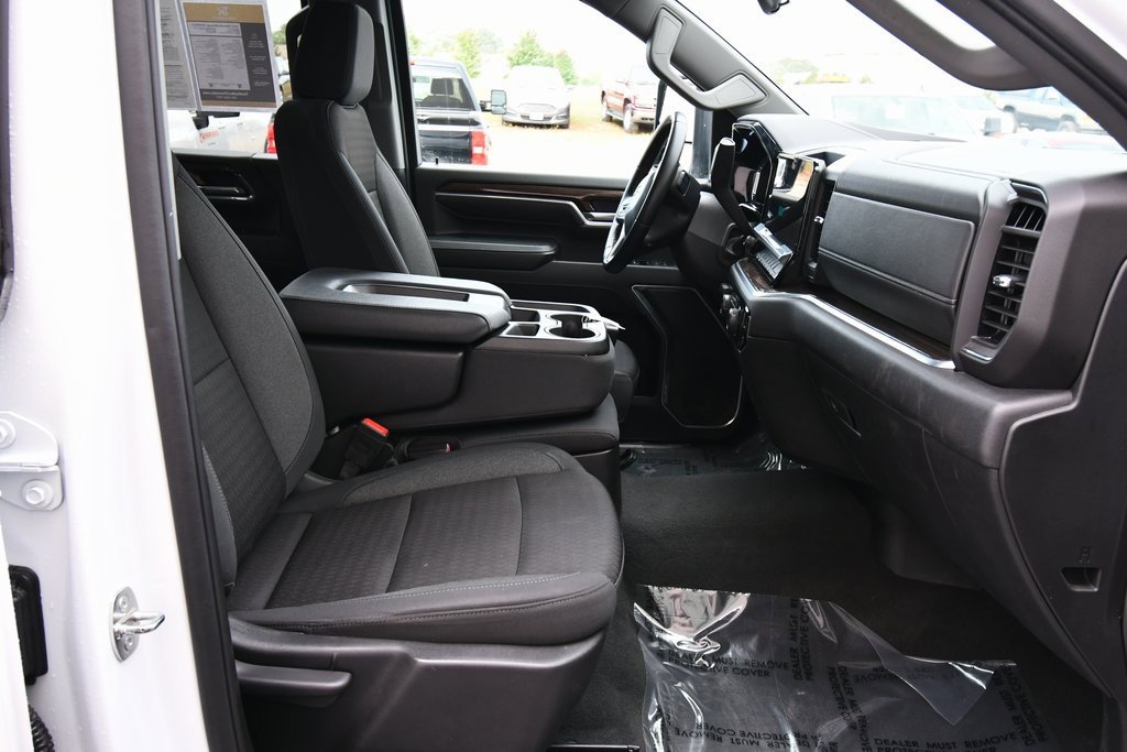 2024 Chevrolet Silverado 2500HD LT photo 15