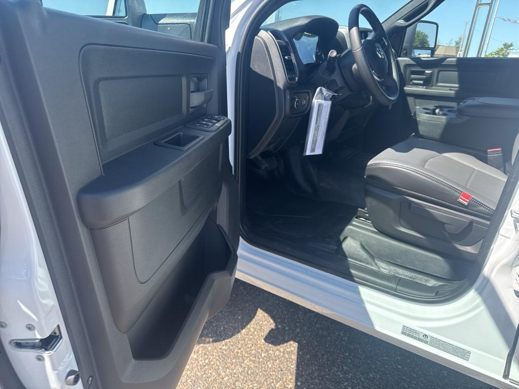 2025 Ram 5500 Tradesman photo 10
