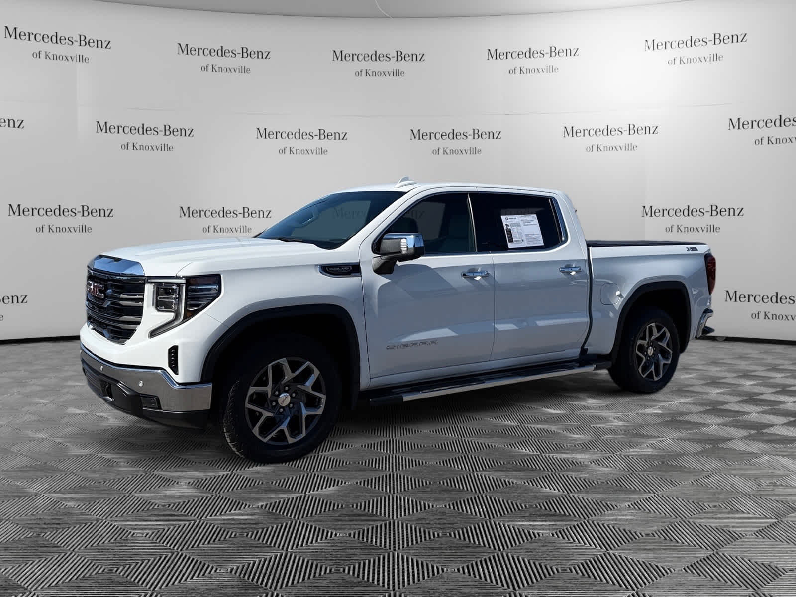 2023 GMC Sierra 1500 SLT's photo