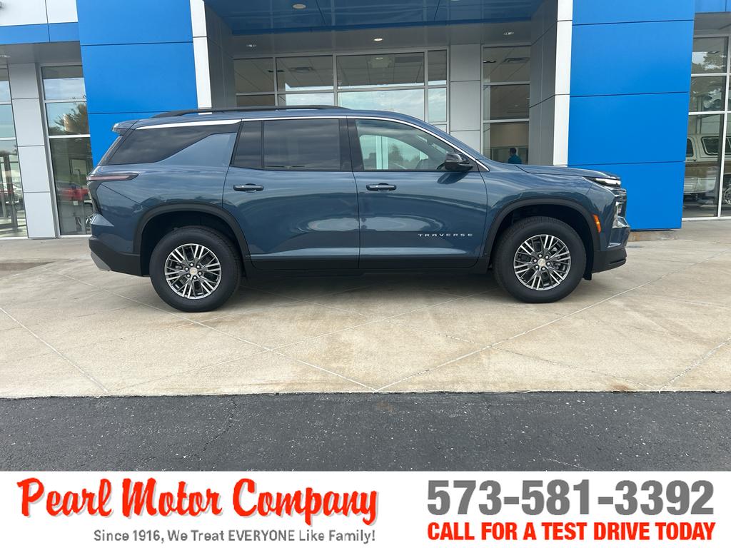 2026 Chevrolet Traverse photo 2