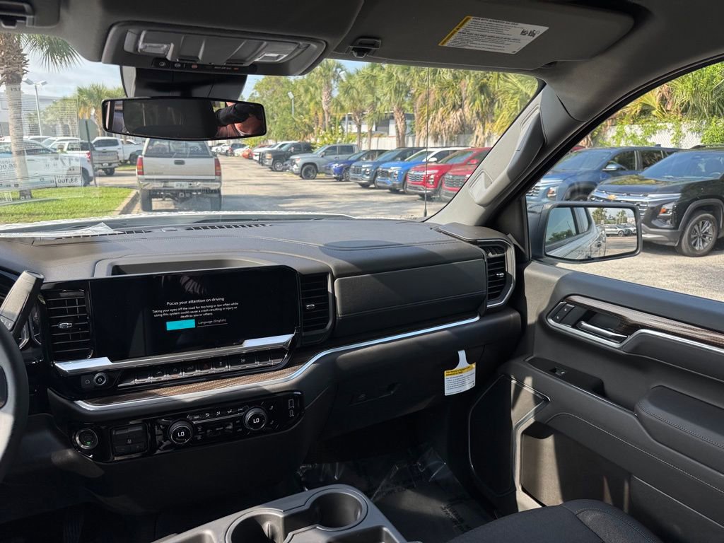 2025 Chevrolet Silverado 1500 RST photo 17
