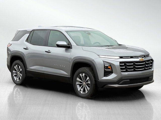 2026 Chevrolet Equinox LT photo 2
