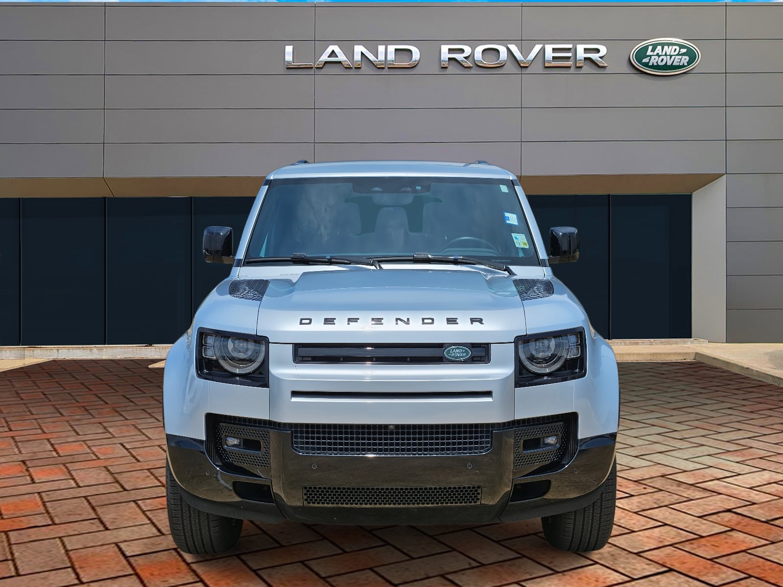 2024 Land Rover Defender X-Dynamic SE photo 2