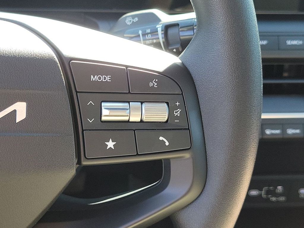 2025 Kia K4 LXS photo 24