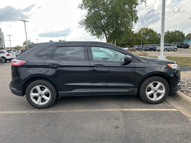 2019 Ford Edge SE photo 2