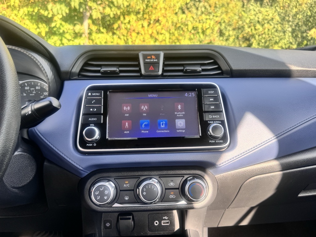 2023 Nissan Versa 1.6 SV photo 8