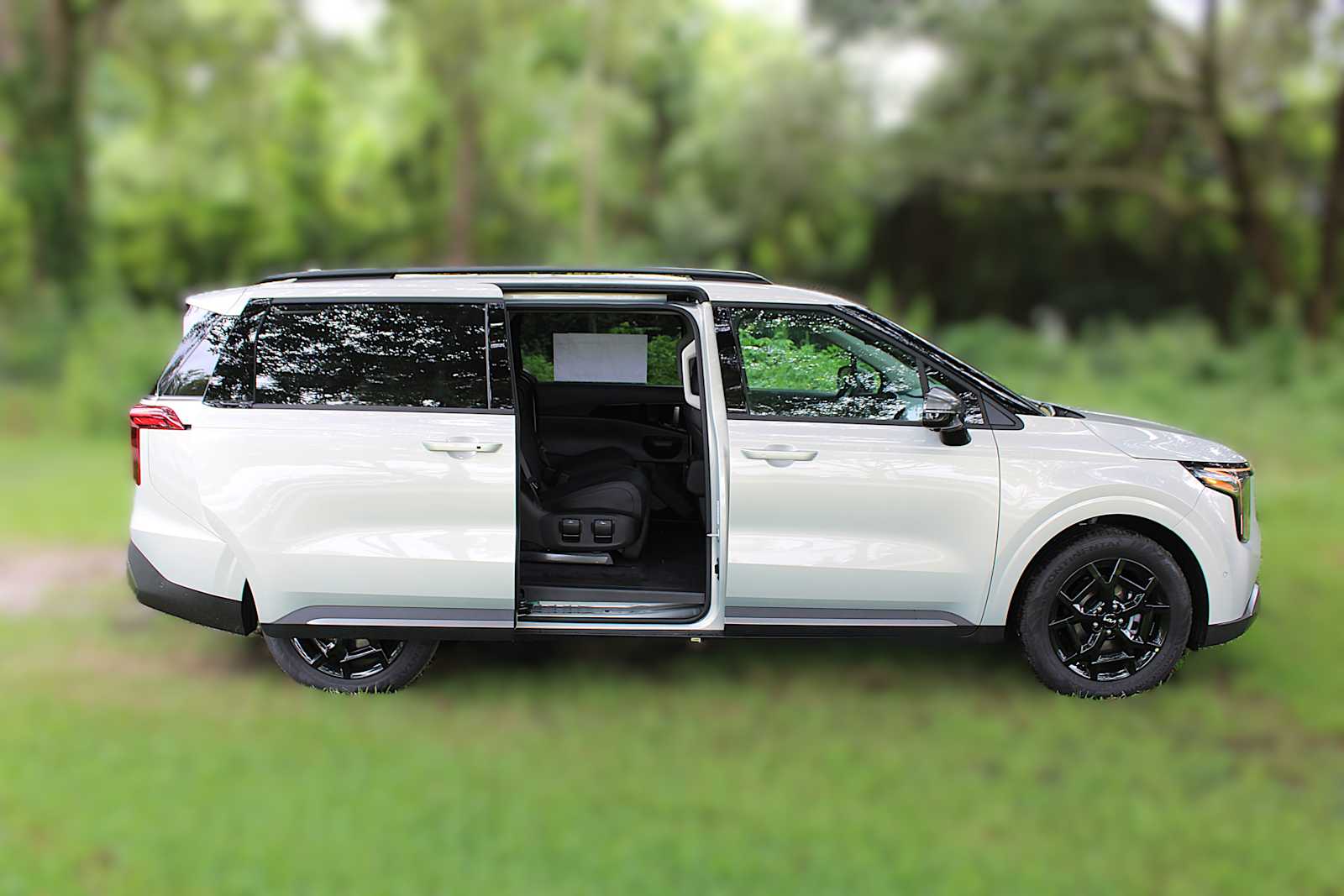 2025 Kia Carnival SX Prestige photo 5