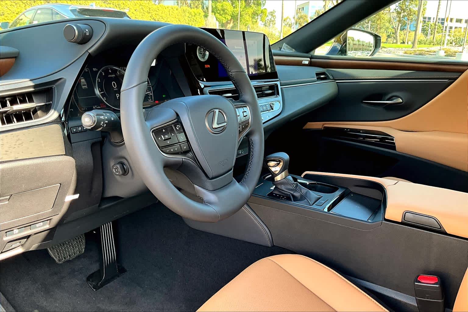 2025 Lexus ES 350 photo 10