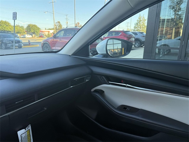 2025 Mazda Mazda3 2.5 s Preferred photo 5