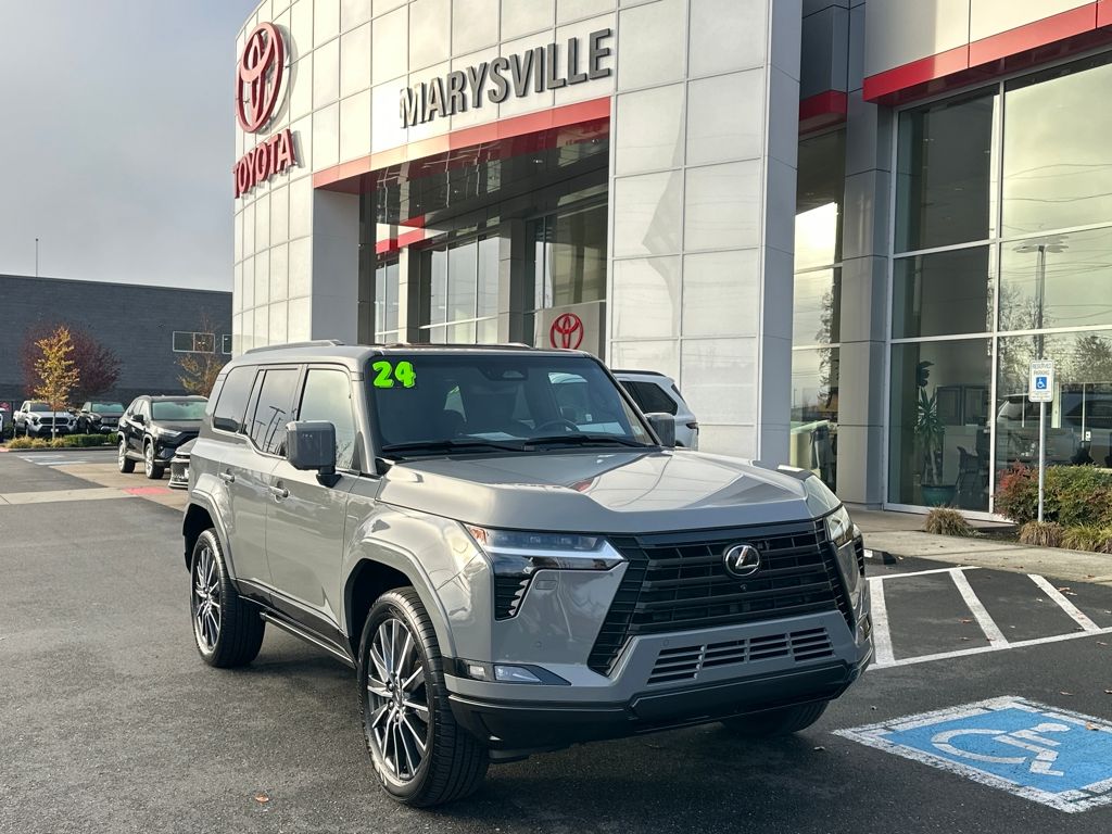 2024 Lexus GX Luxury's photo