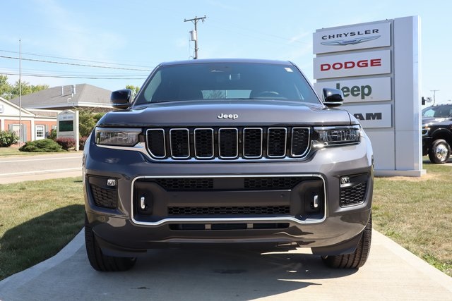 2025 Jeep Grand Cherokee Overland photo 4