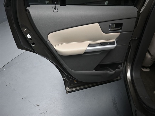 2014 Ford Edge SEL photo 21