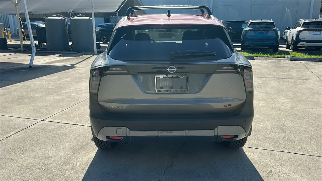 2026 Nissan Kicks SR photo 5